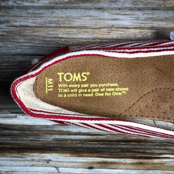 NWT Toms Unisex Red Stripped Loafer Slip Boat Shoe - Picture 7 of 7